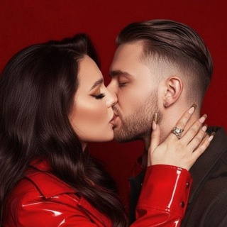 Поцелуй на фото 💋 logo